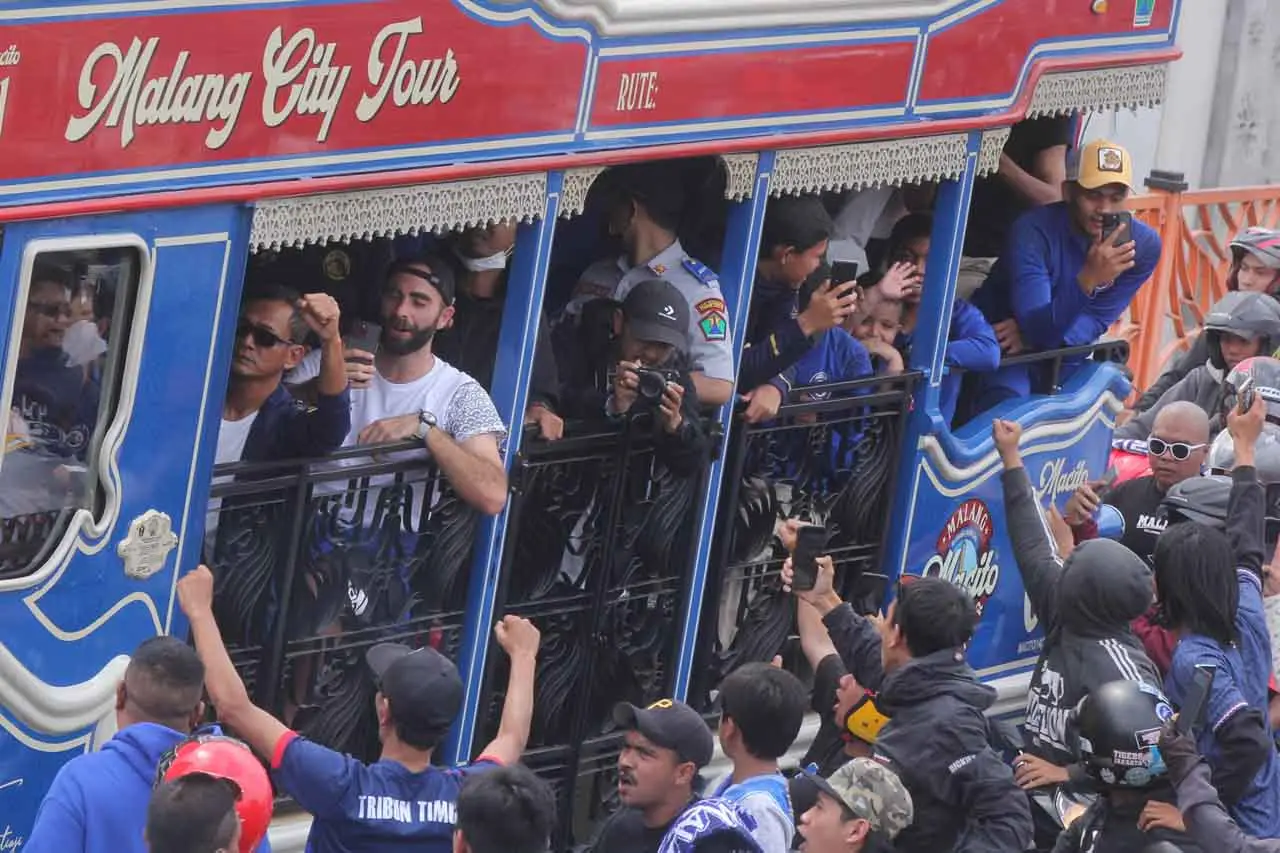 Euforia Aremania Sambut...