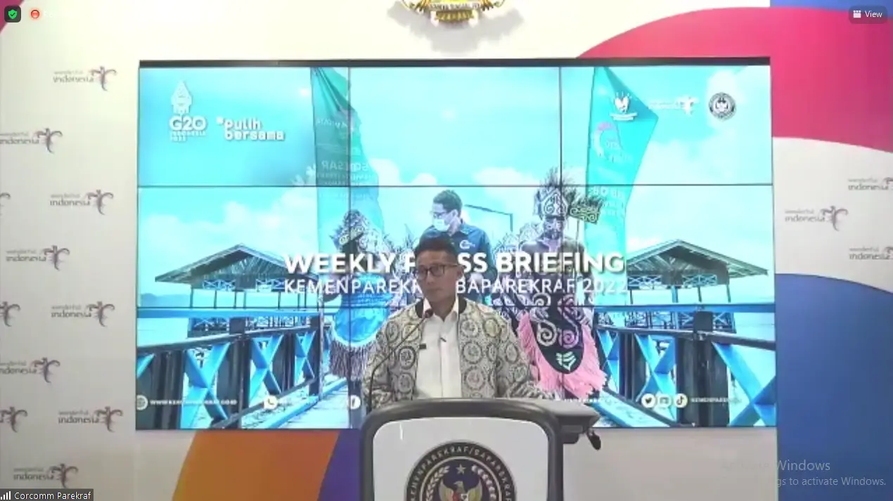 Sandiaga Uno Hadiri...