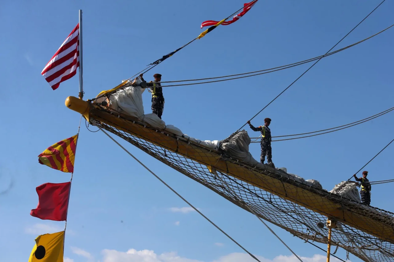 KRI Bima Suci Lakukan...