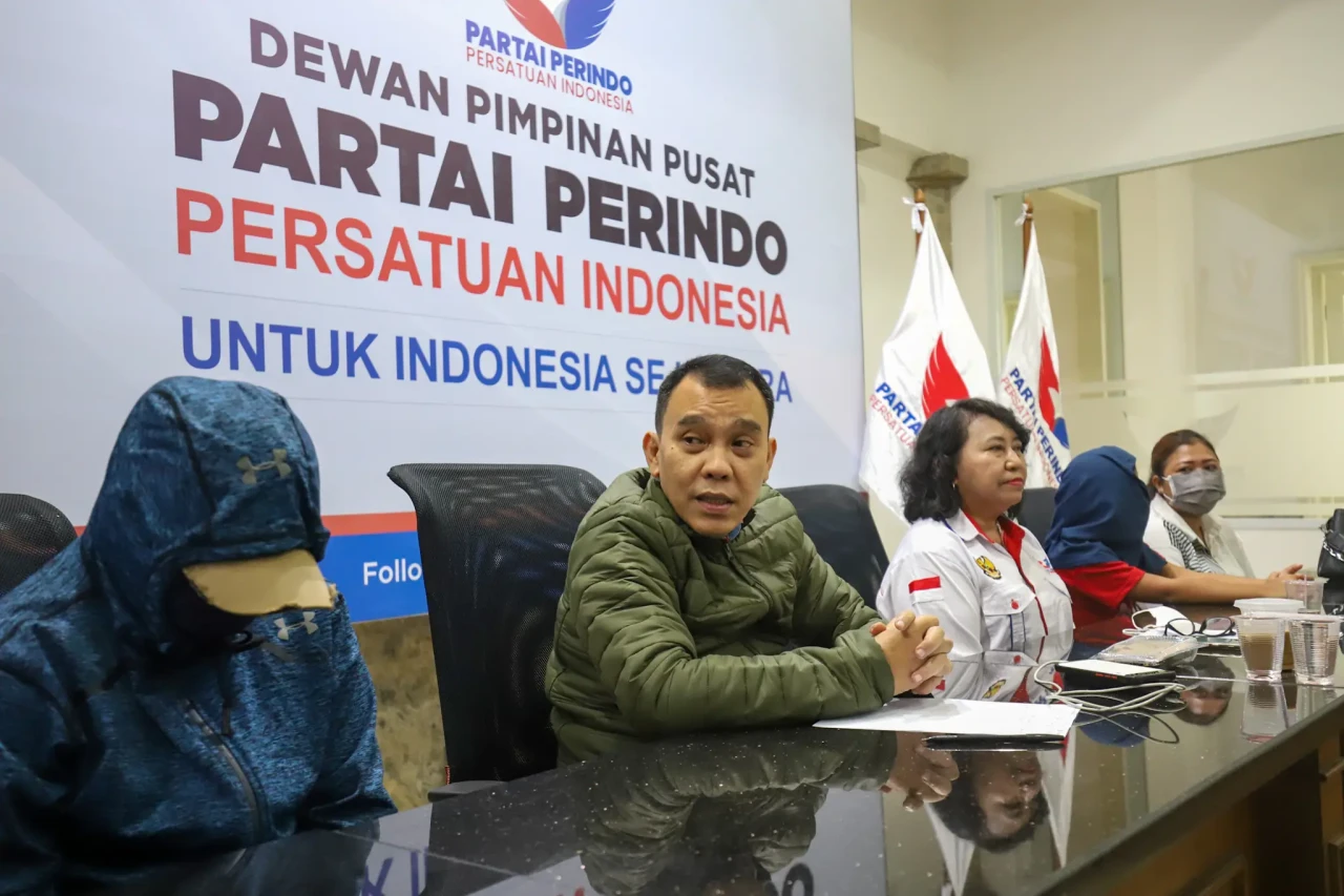 Relawan Perempuan dan...