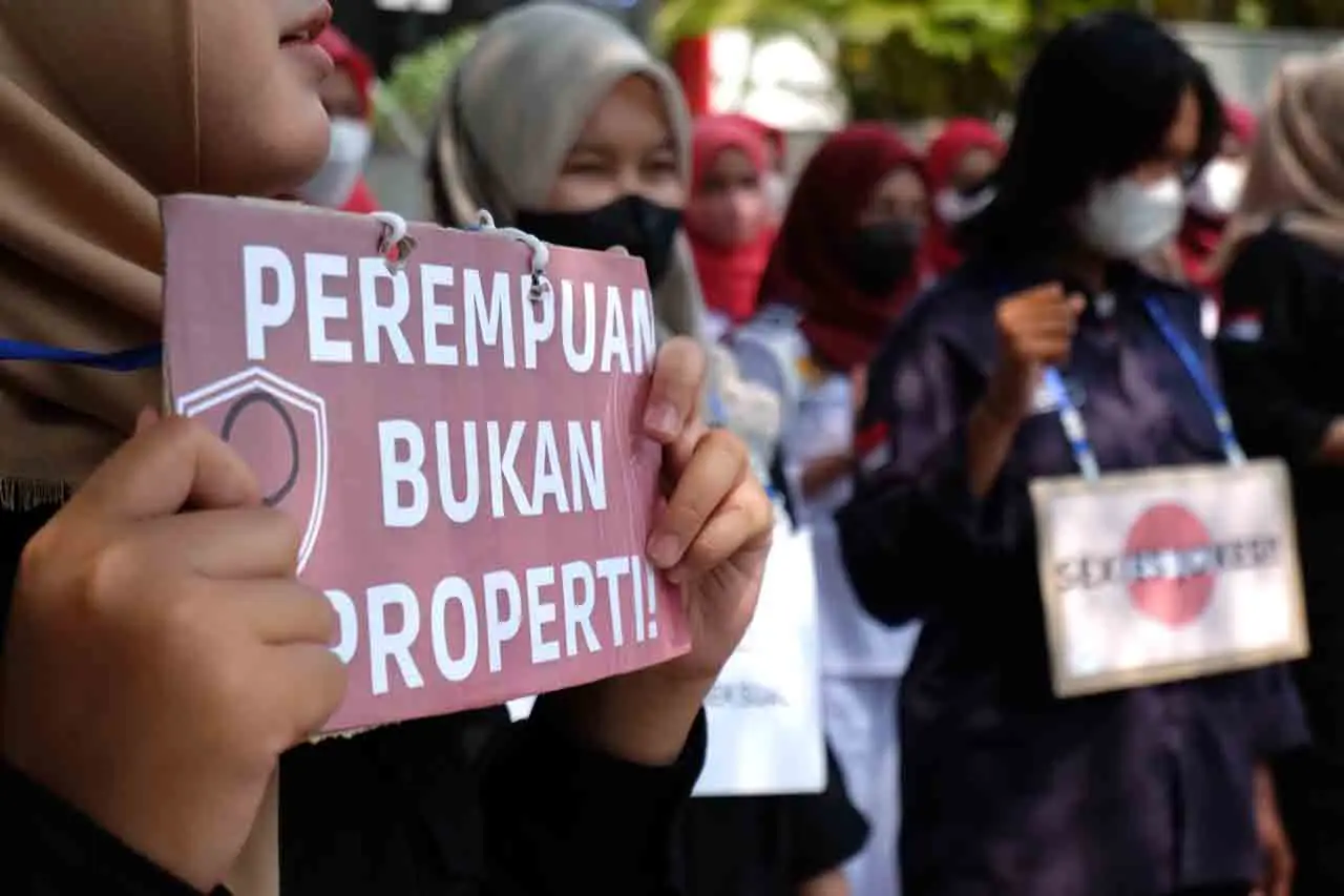 Mahasiswa Gelar Aksi...
