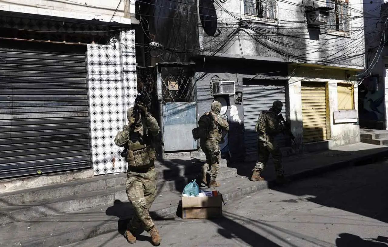 Rio de Janeiro Mencekam,...