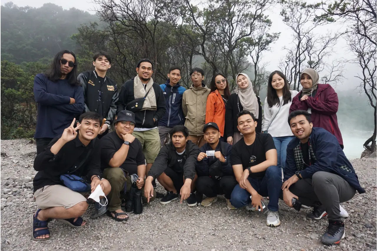 Pesona Wisata Alam Kawah...