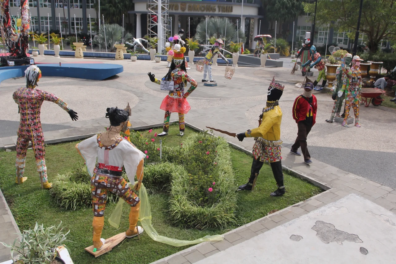 Pameran 1001 Manusia...