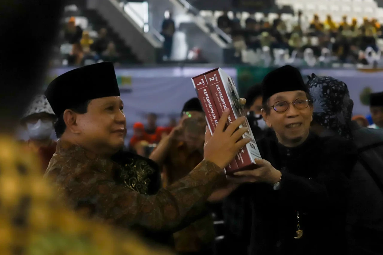 Prabowo Subianto Hadiri...