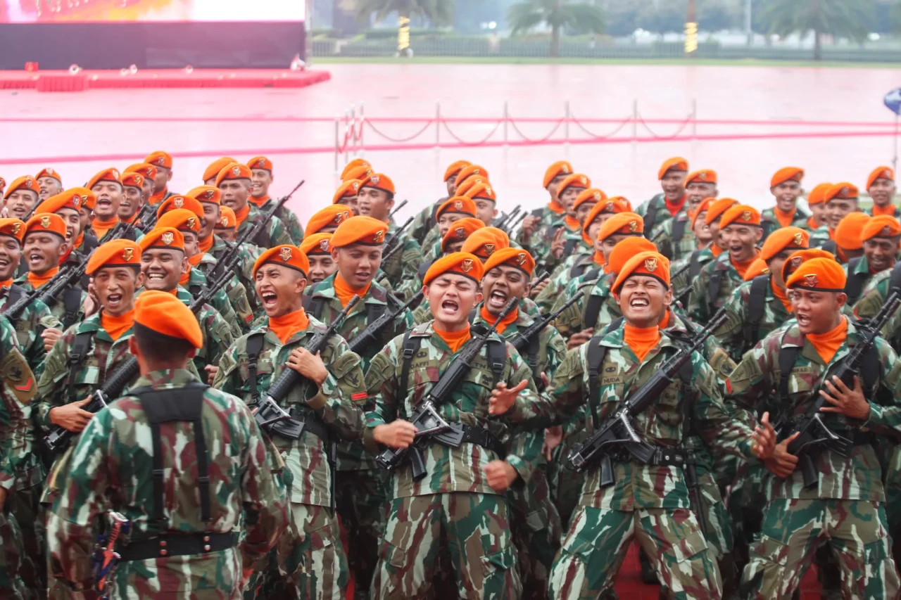 Aksi Pasukan TNI Serukan...
