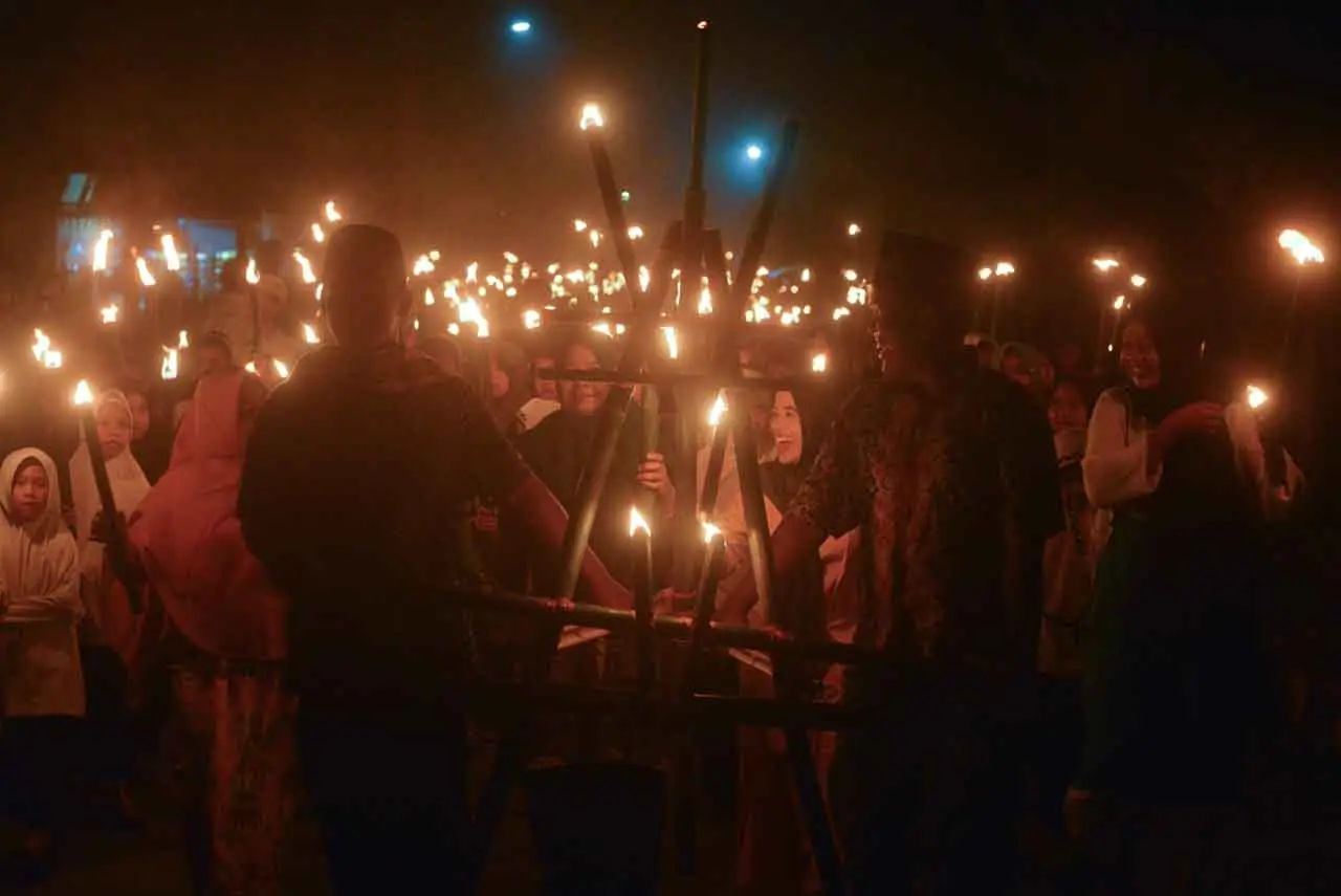 Pawai 1.000 Obor Prosesi...