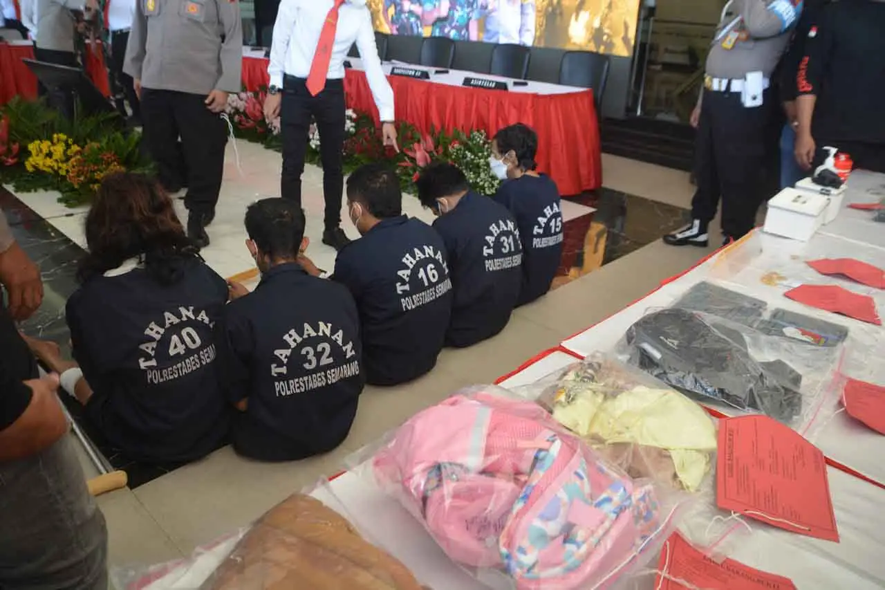 Ini Dia Tampang 5 Pelaku...