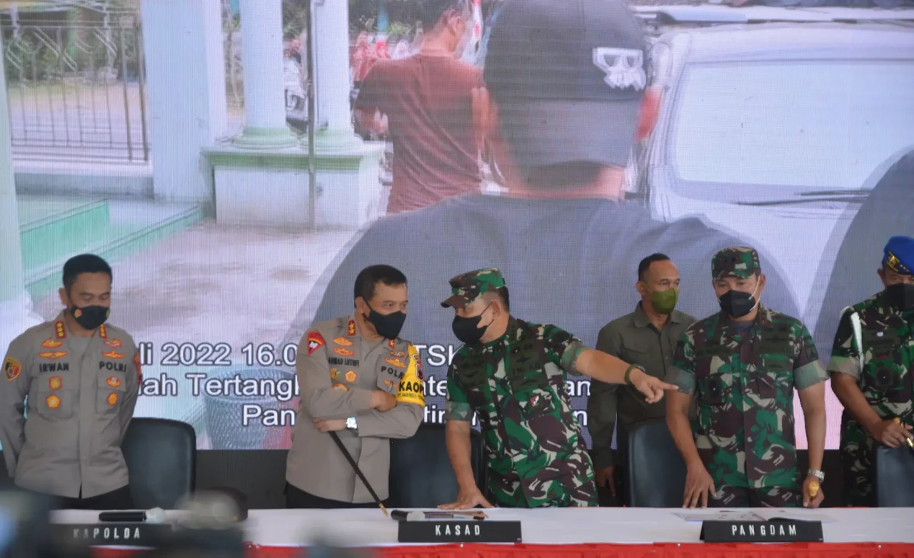 Hadiri Gelar Kasus,...