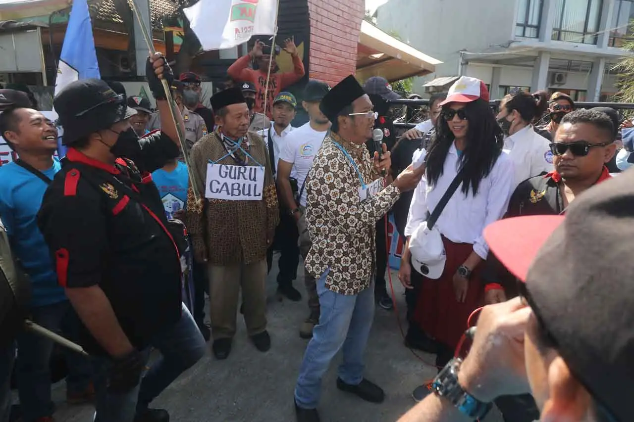 Unjuk rasa Tuntut Hukuman...