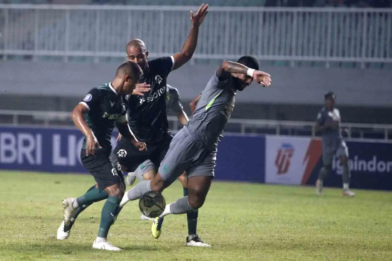 Persikabo 1973 vs Persebaya,...