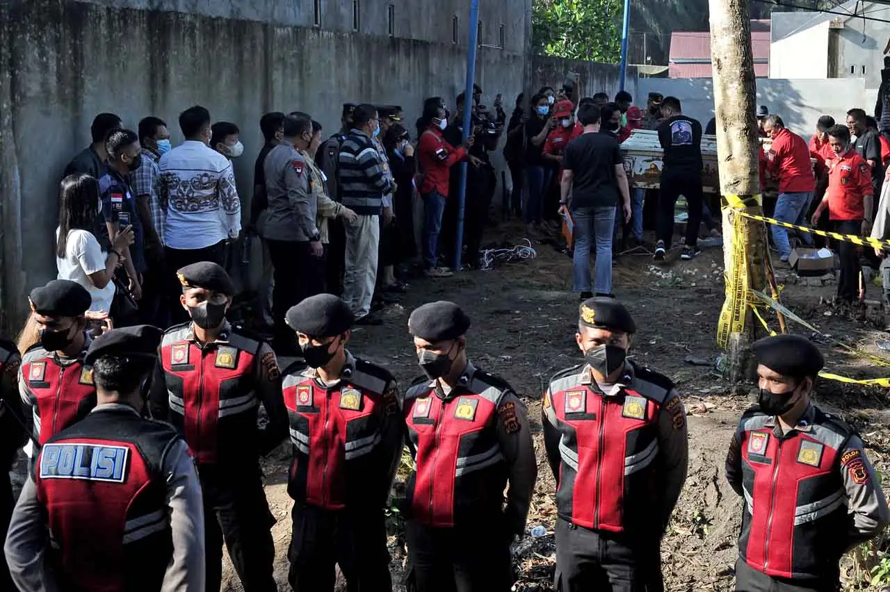 Detik-detik Pembongkaran...