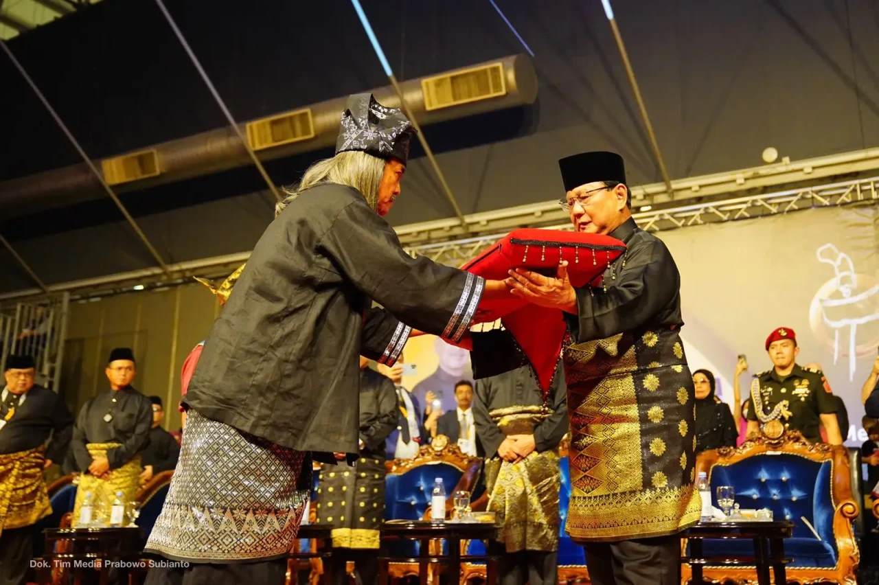 Prabowo Subianto Buka...