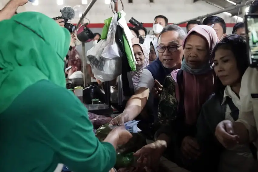 Kunjungi Pasar Gayamsari...