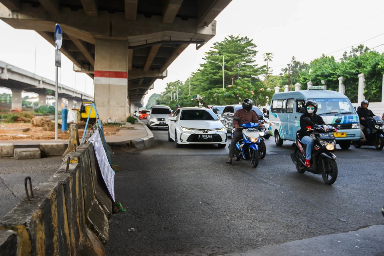 Bikin Macet, Jembatan...