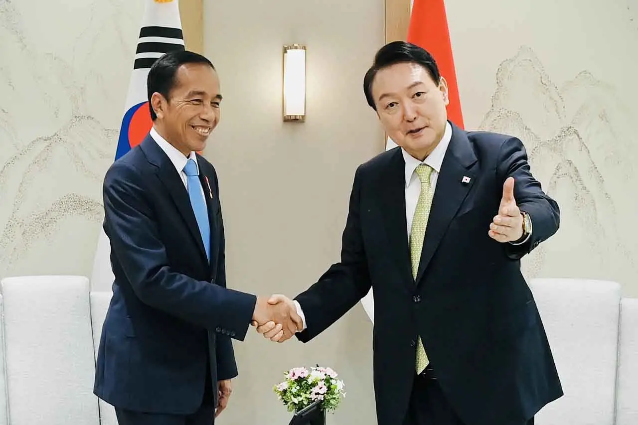 Presiden Jokowi Disambut...