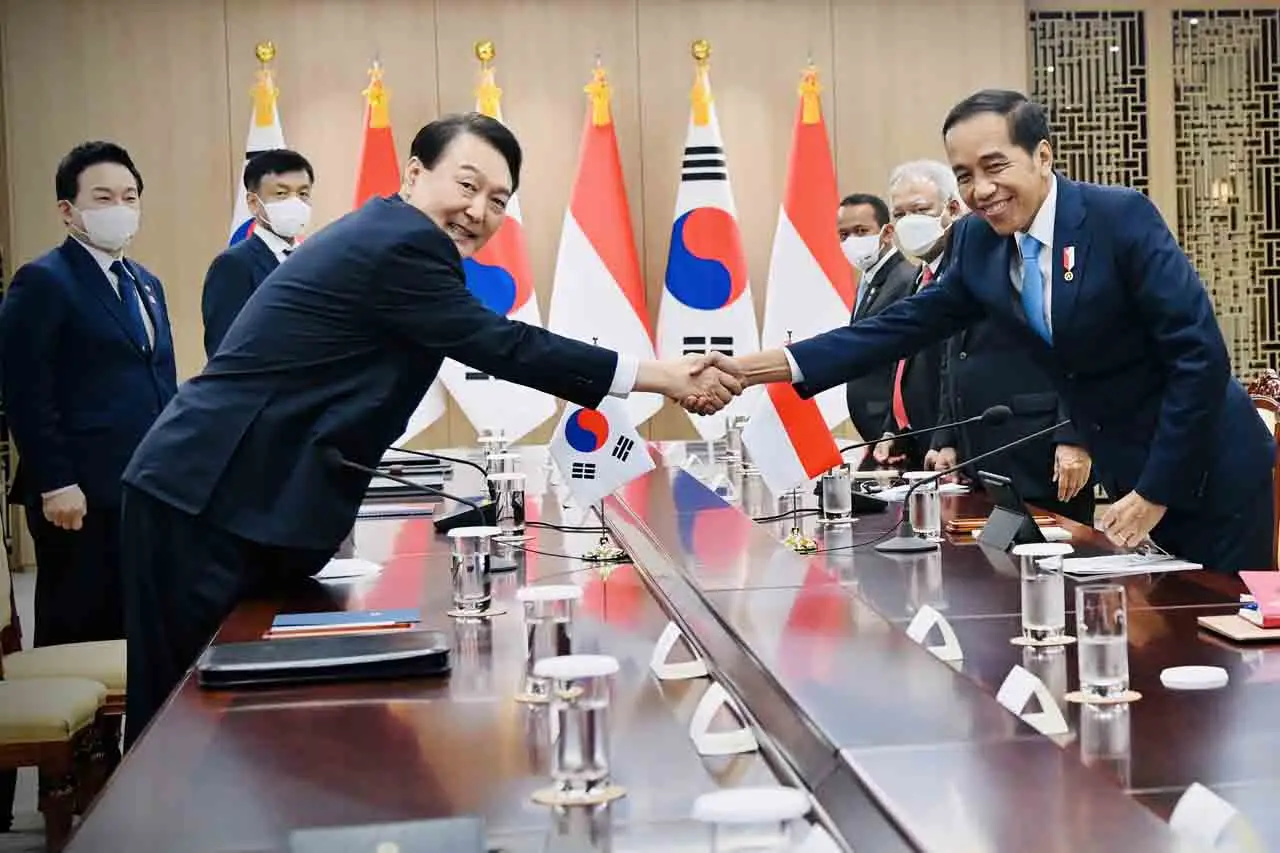 Presiden Jokowi Disambut...