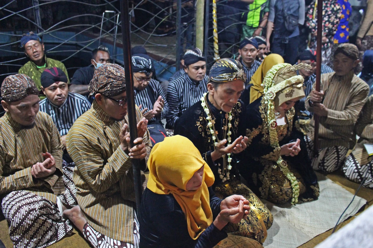Tradisi Malam Satu Suro...