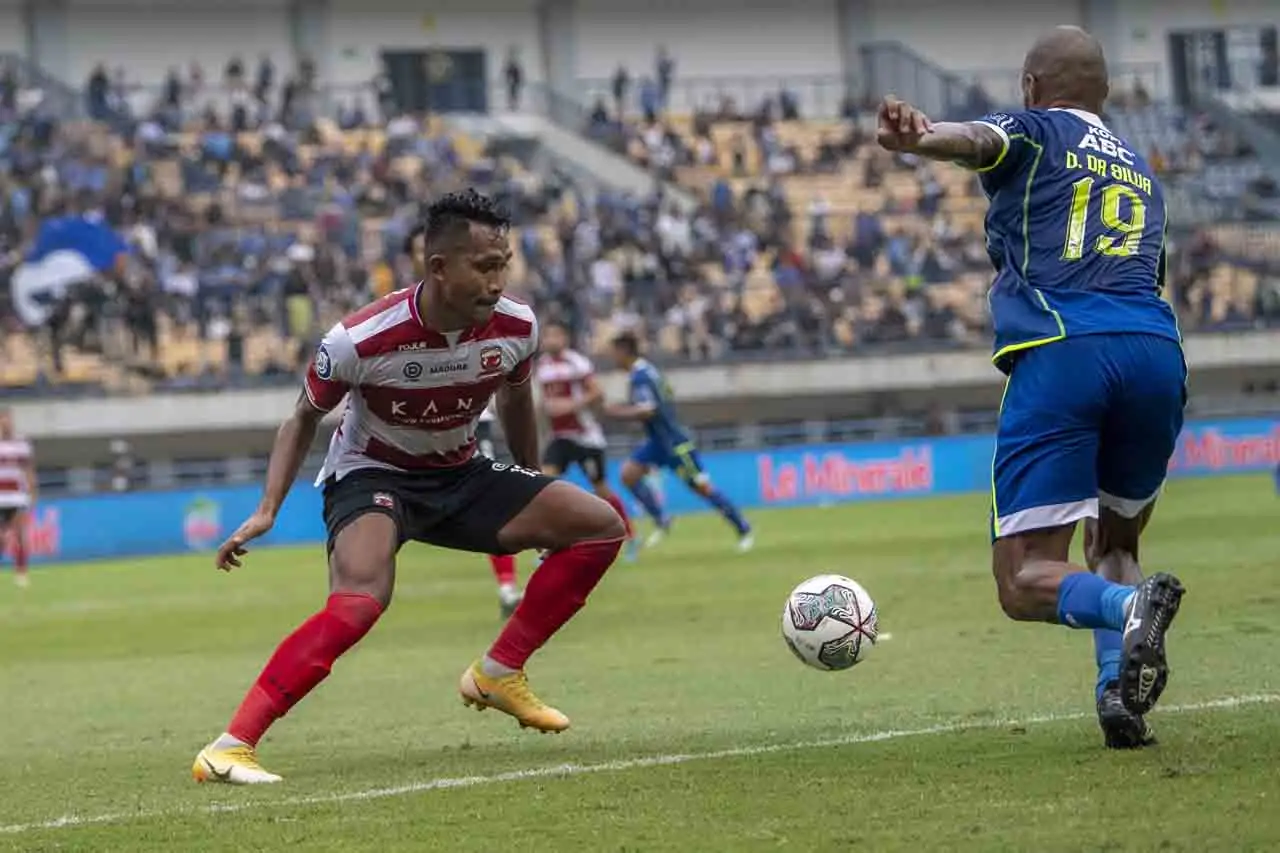 Keok di Kandang, Persib...