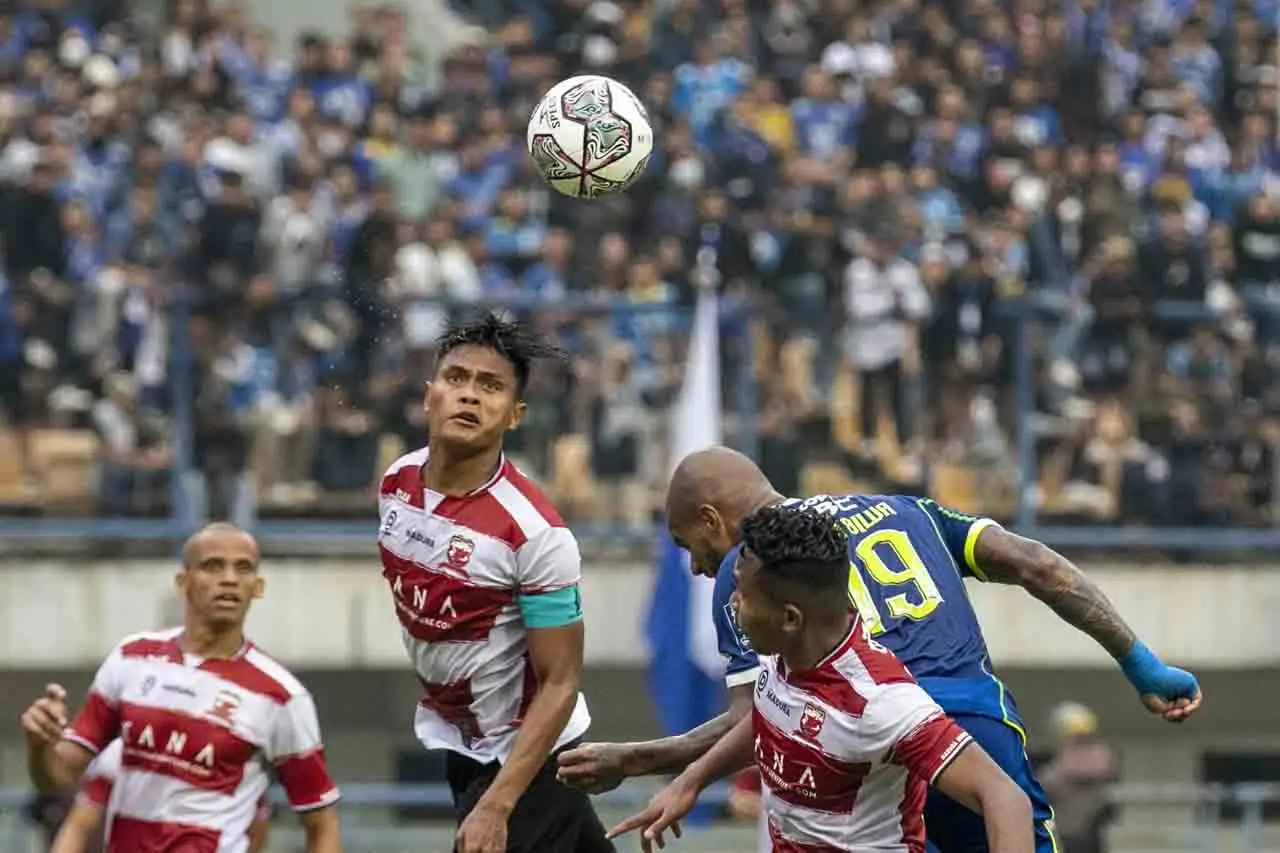 Keok di Kandang, Persib...