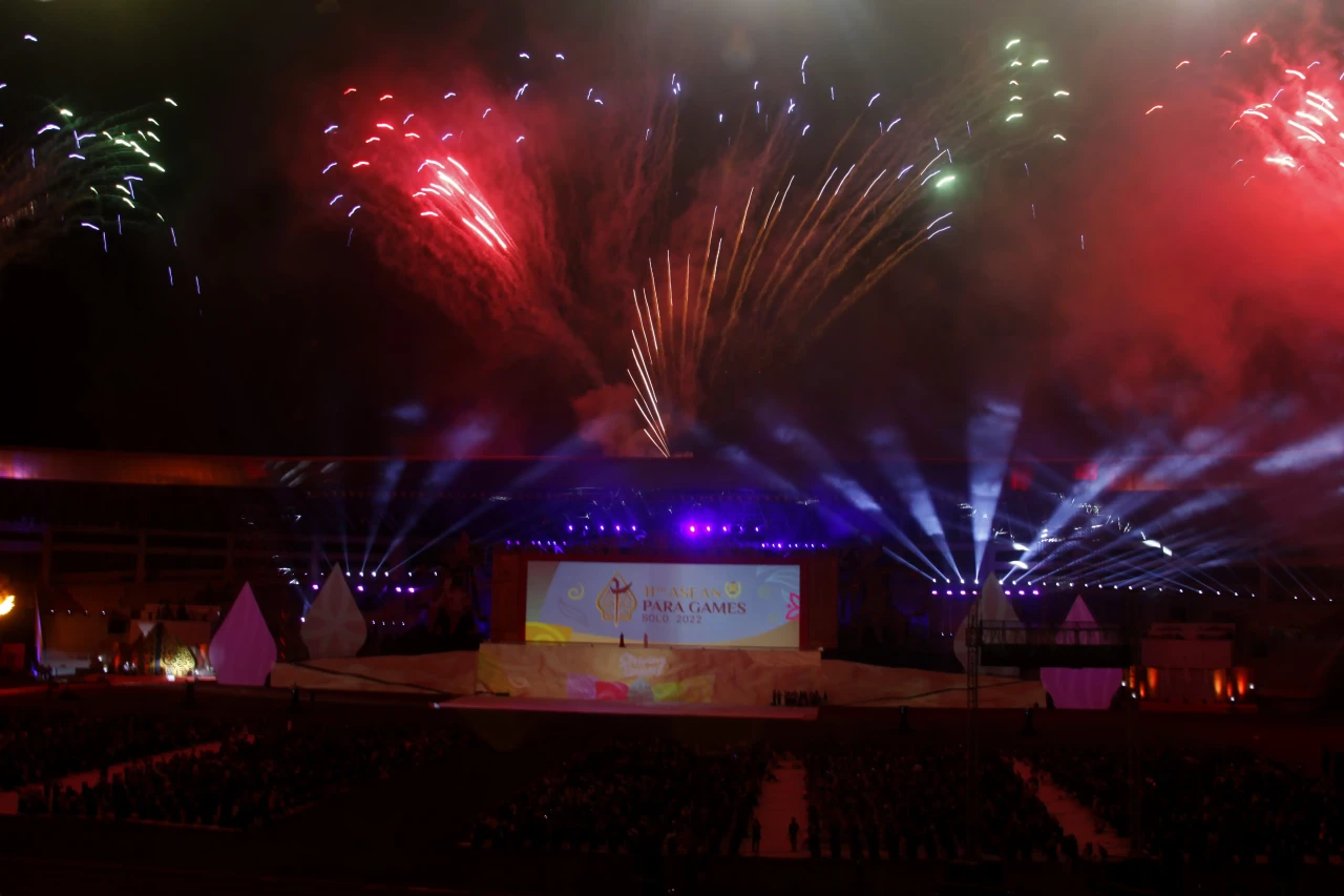 Spektakuler, Pesta Kembang...