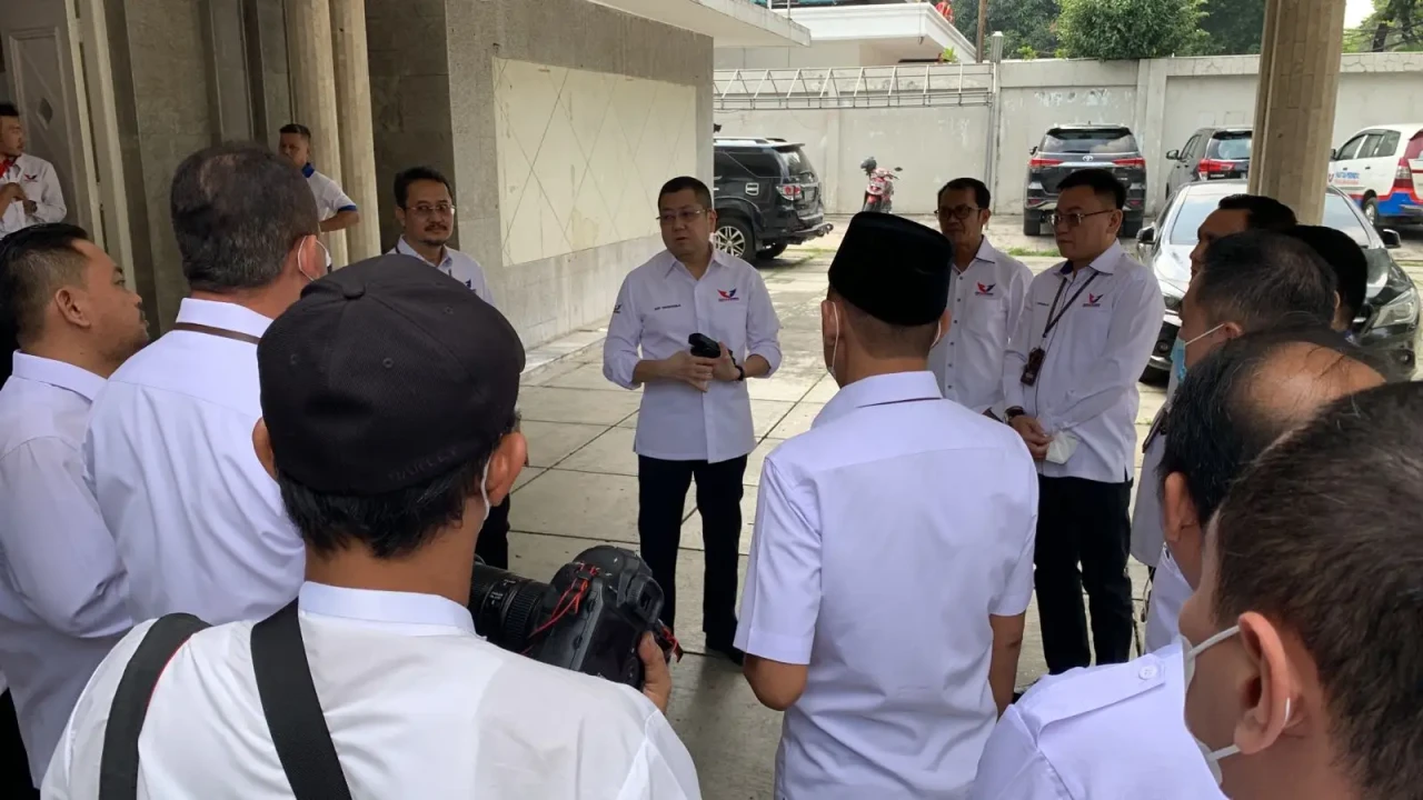 Berangkat ke KPU, HT...