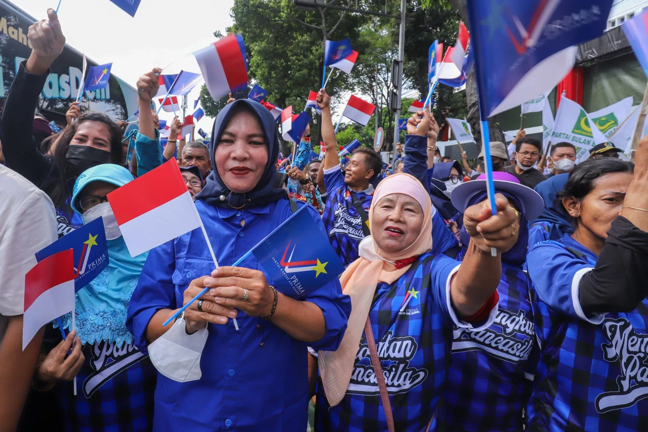 Ratusan Simpatisan Partai...