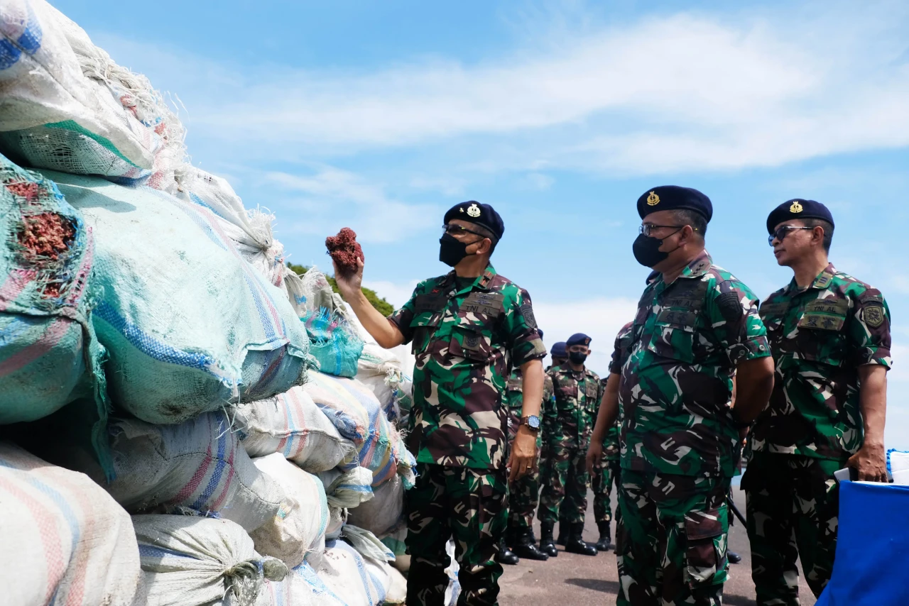 TNI AL Gagalkan Penyelundupan...