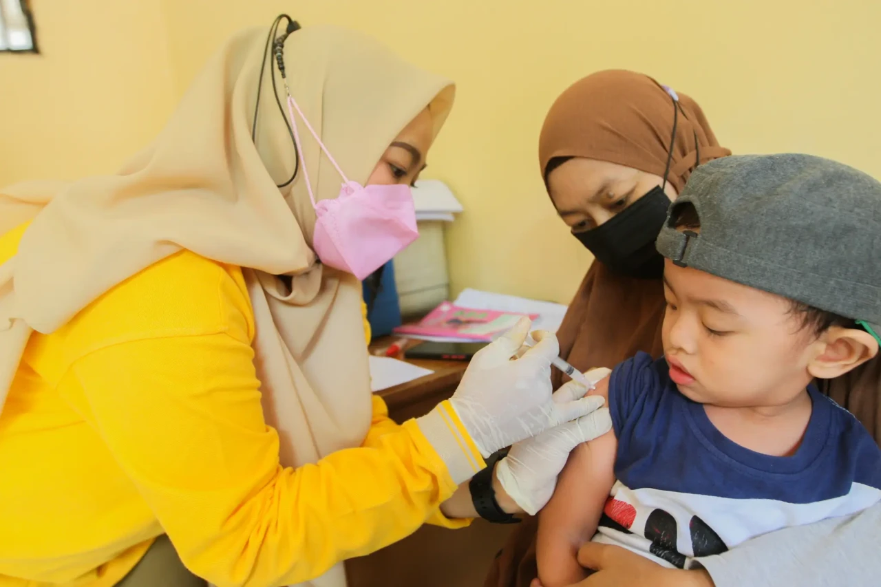 Program Bulan Imunisasi...