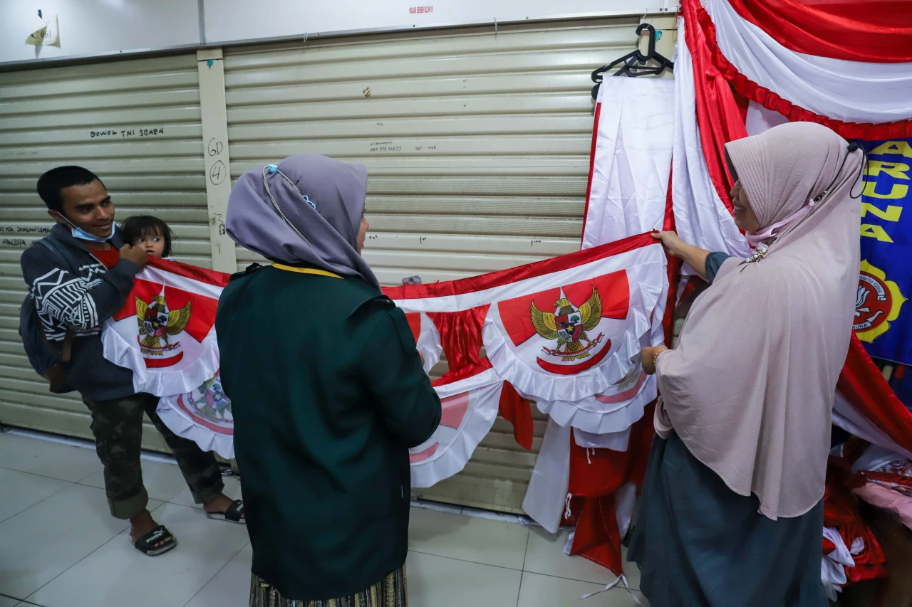 Jelang HUT RI Ke-77,...
