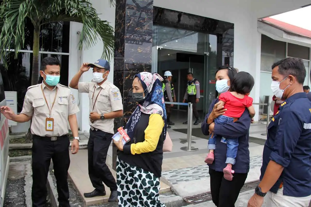 Sedang Hamil, Pekerja...