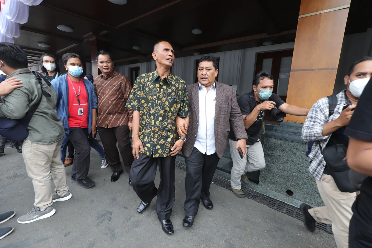 Orang Tua Brigadir J...