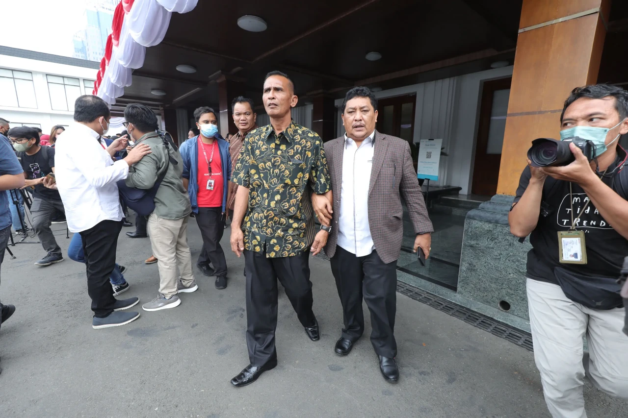Orang Tua Brigadir J...
