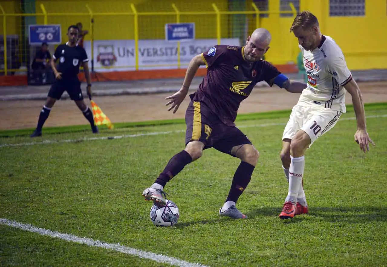 PSM Makassar Tahan Imbang...