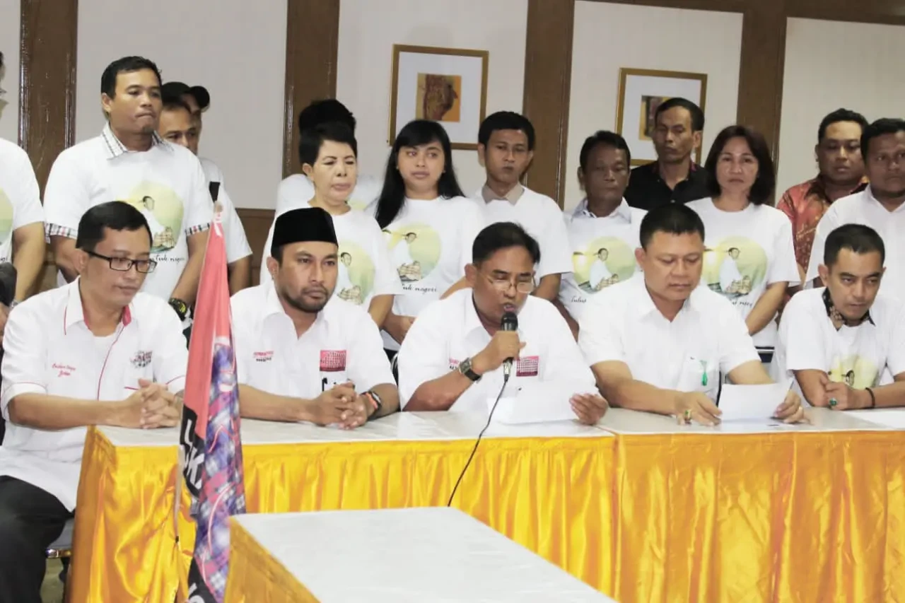 Konsisten Kawal Jokowi,...