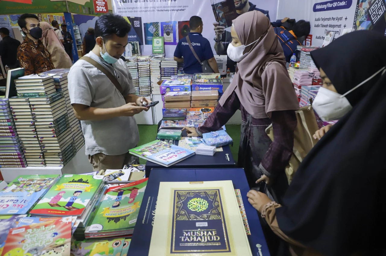 Mengunjungi Islamic...