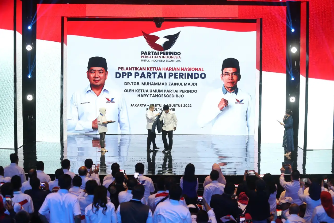 TGB Jabat Ketua Harian...
