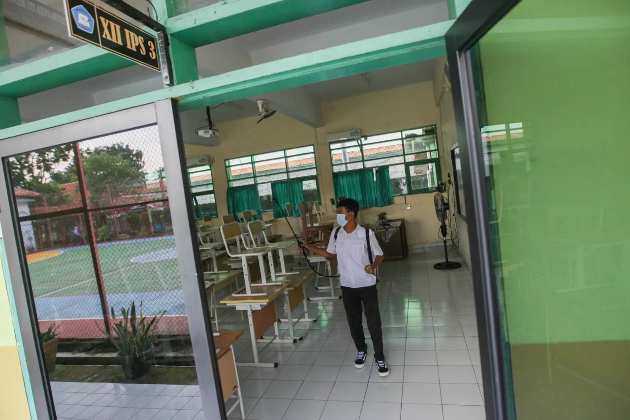 Penyemprotan Cairan...