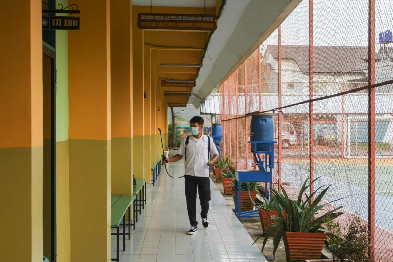 Penyemprotan Cairan...