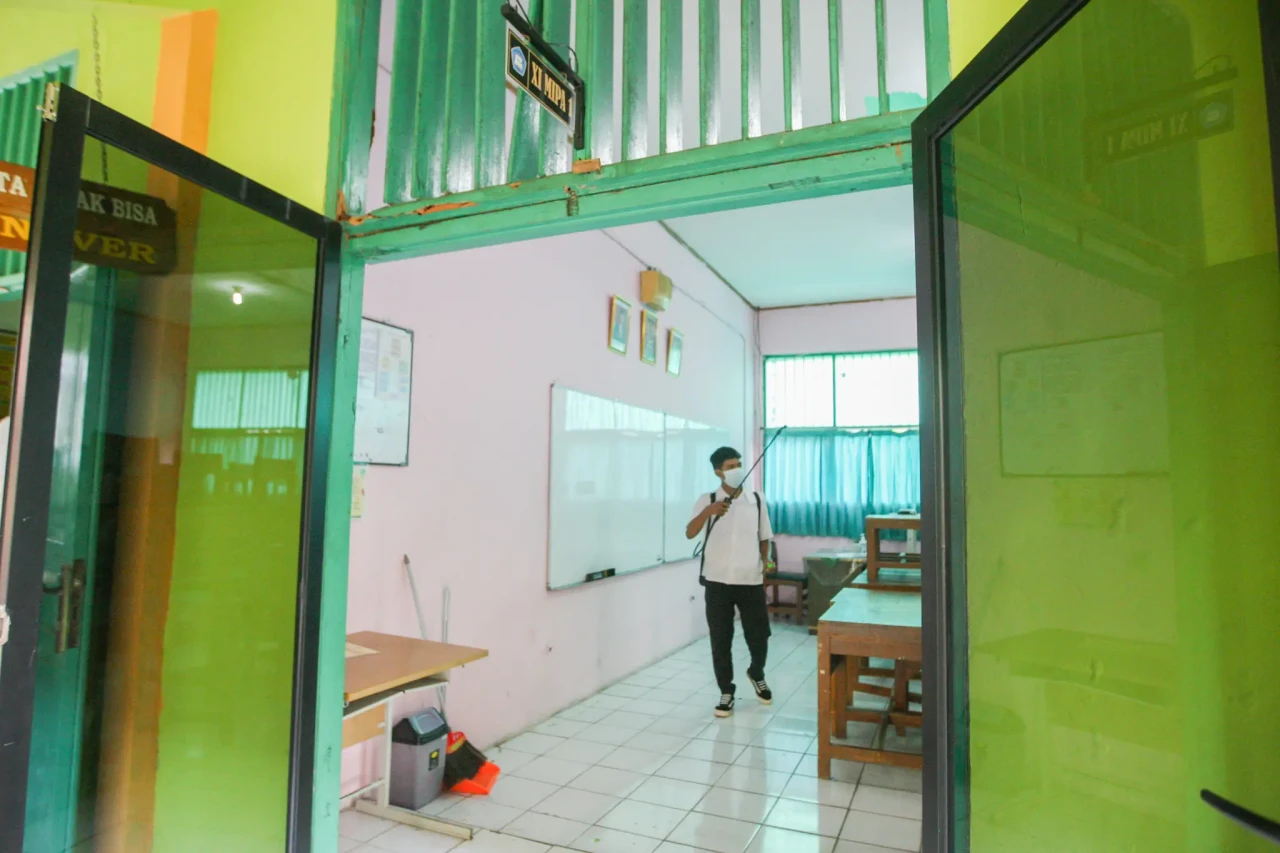 Penyemprotan Cairan...