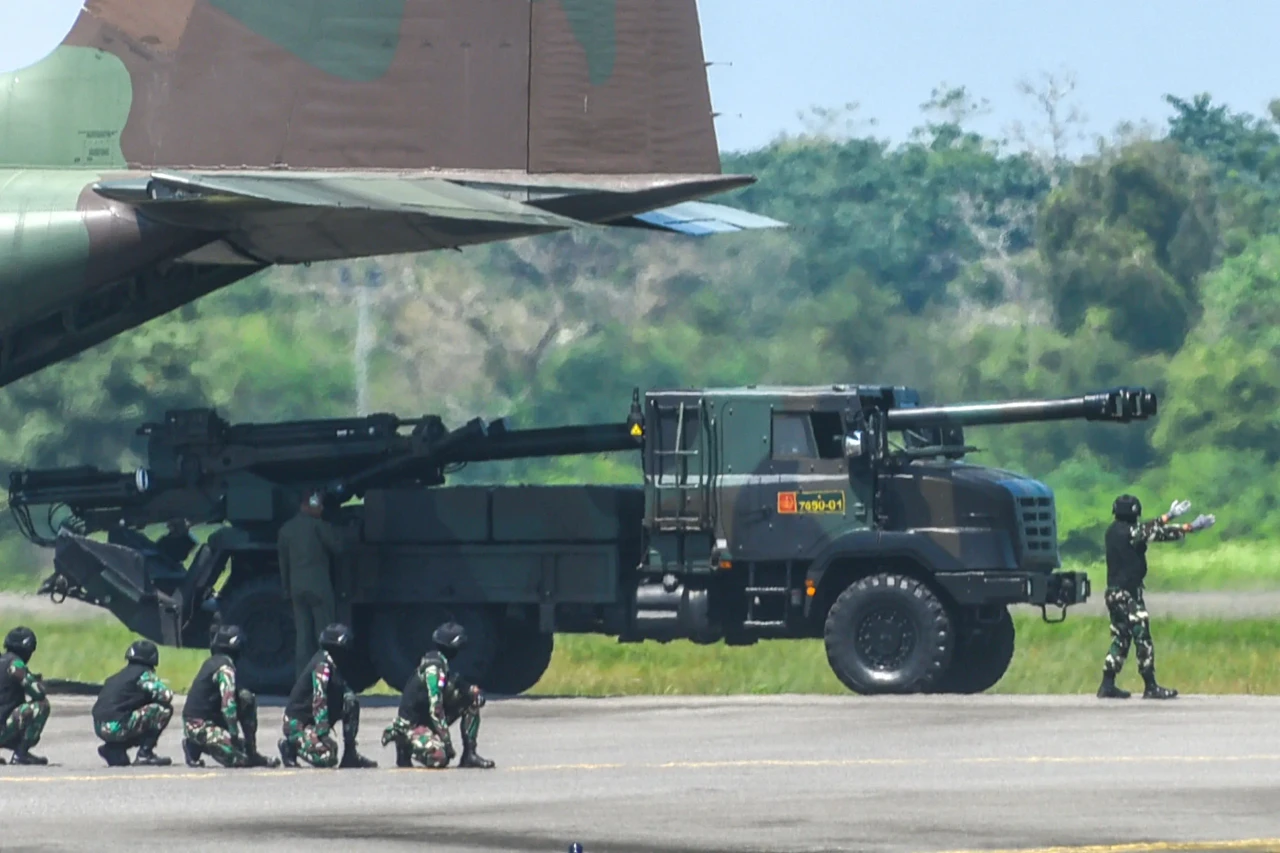 Latihan Militer Bersama...