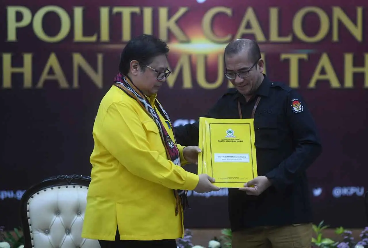 Partai Golkar Daftar...