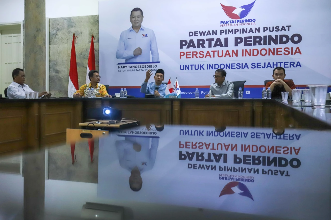 TGB Pimpin Rapat Koordinasi...