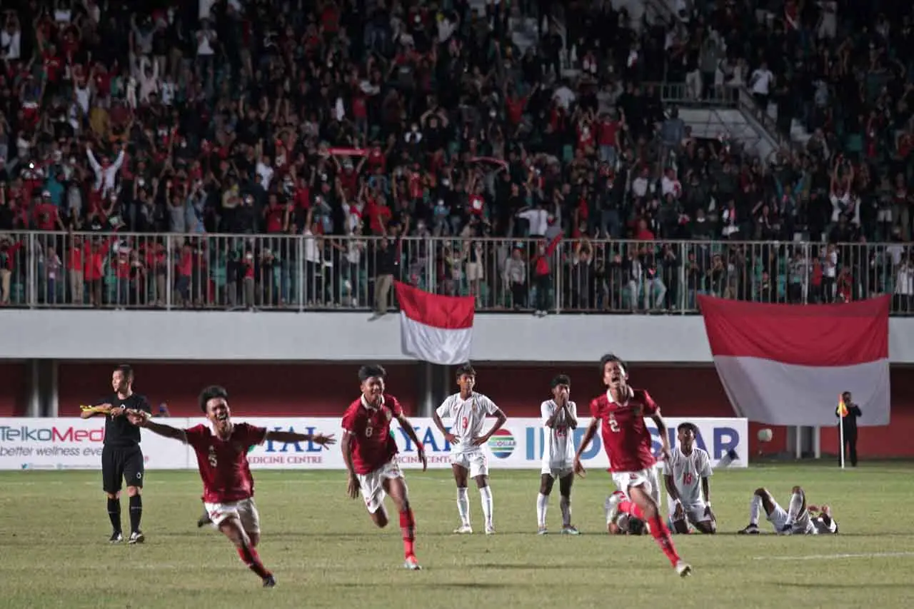 Bungkam Myanmar, Timnas...