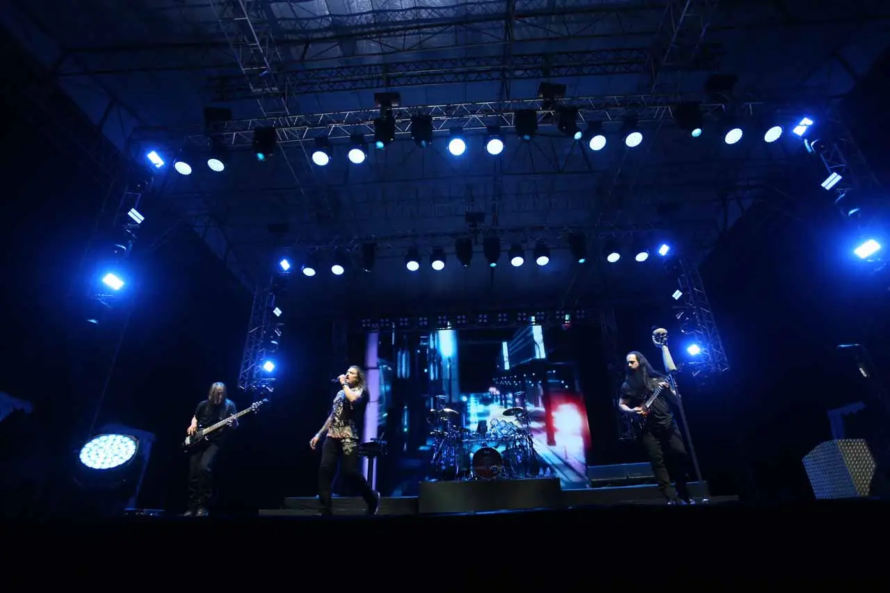 Konser Dream Theater...