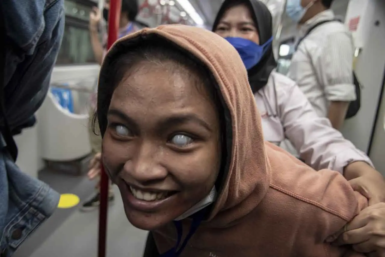 Teror Zombie di LRT...