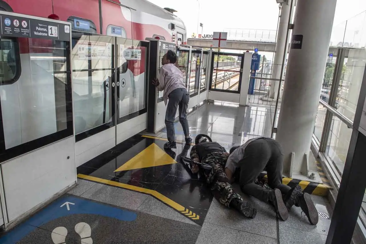 Teror Zombie di LRT...
