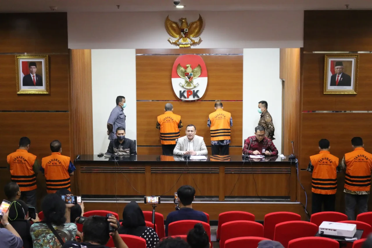 Jadi Tersangka, Bupati...