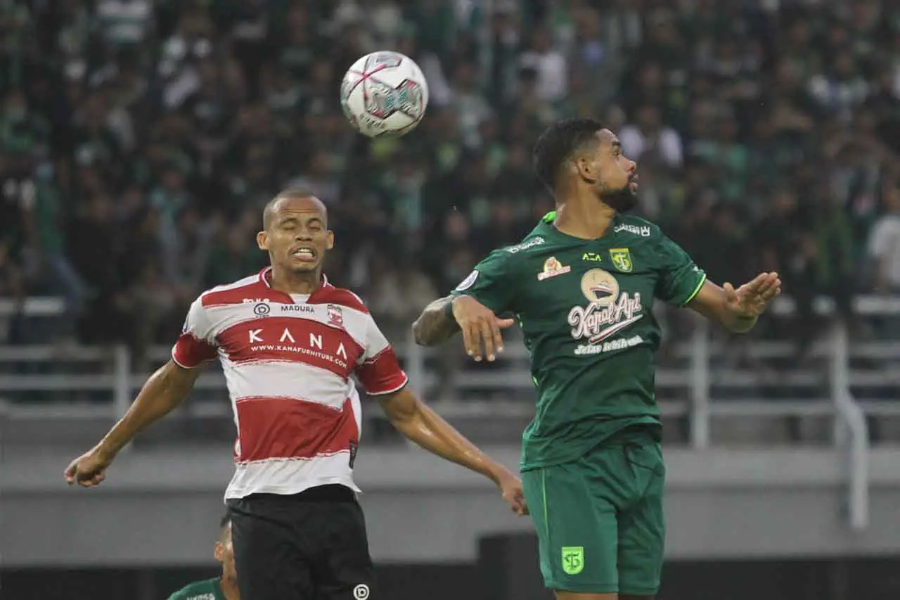 Seri 2-2, Persebaya...