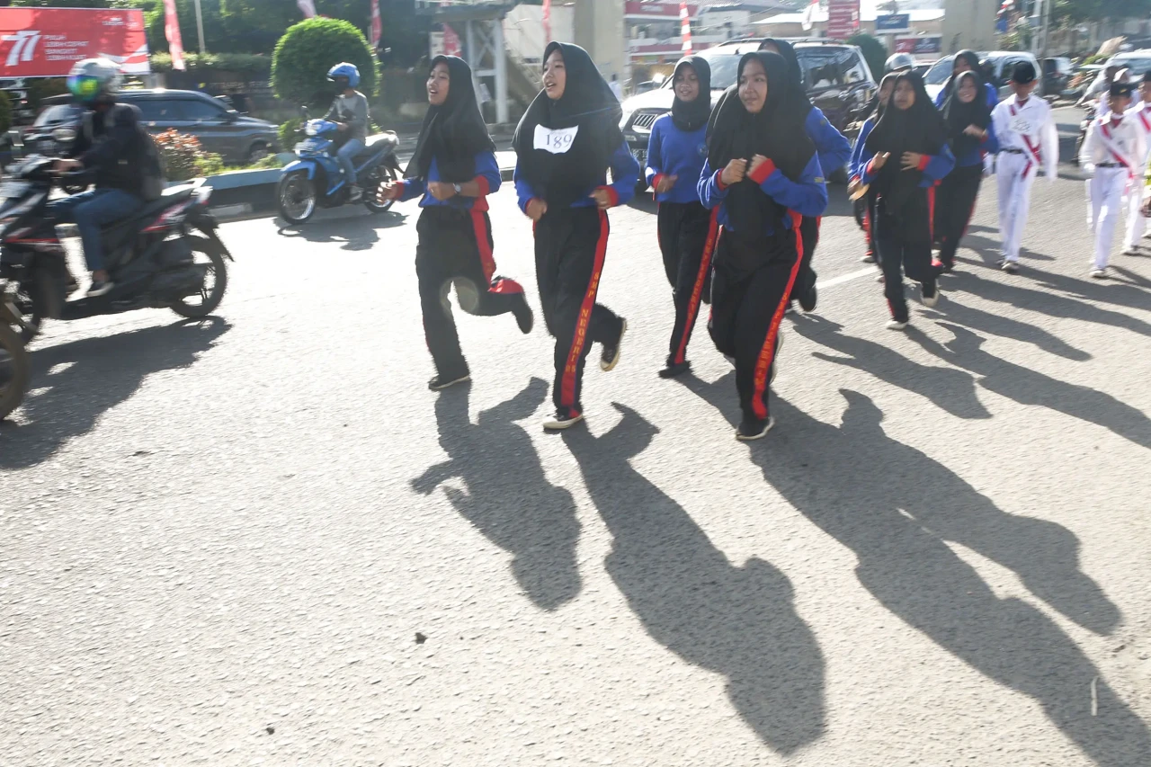 Potret Lomba Gerak Jalan...